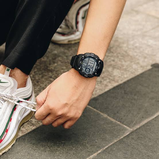 Q&Q M075J004Y Digital Field-Sports Black Resin Men's Watch | Q&Q M075J004Y