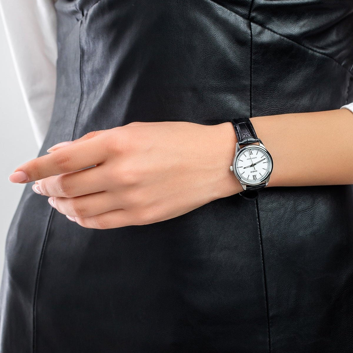 Casio LTP-V005L-7B2UDF White Dial Black Leather Women's Watch | Casio LTP-V005L-7B2UDF - VERSE -
