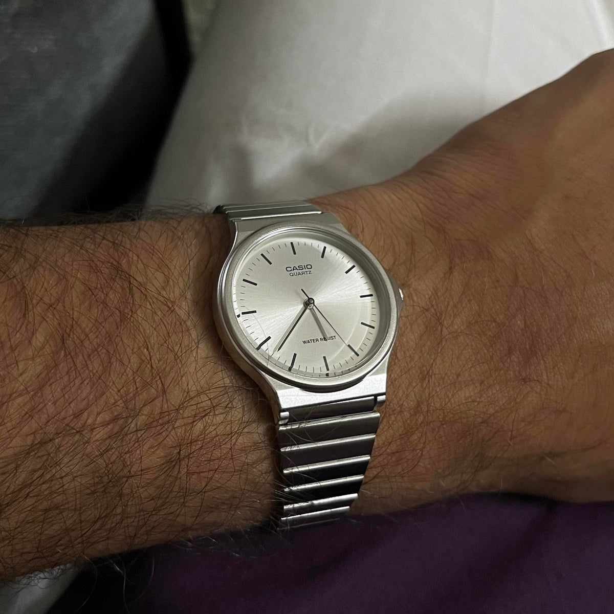 Casio MQ-24D-7E White Dial Men's Stainless Steel Watch | Casio MQ-24D-7E - VERSE -