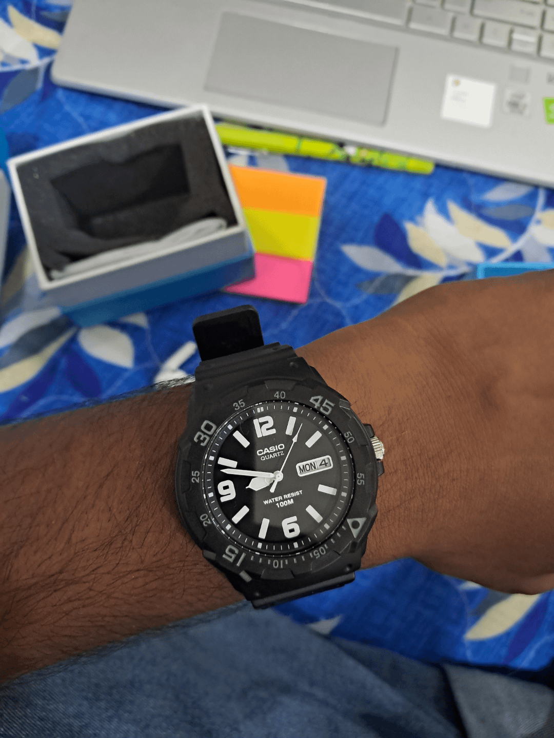 Casio MRW - 200H - 1B2VDF Black Dial 100m Resin Men's Diver Watch | Casio MRW - 200H - 1B2VDF - VERSE - 
