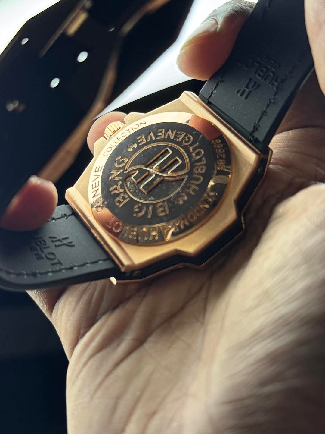 Hublot Big Bang Sang Bleu II - King - Gold (Copper) Quartz - VERSE - 