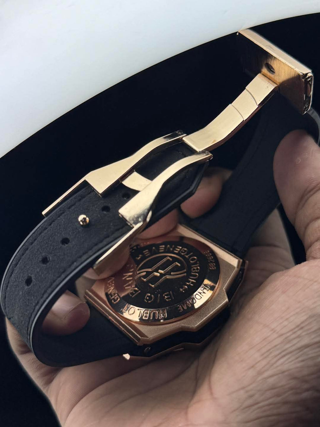 Hublot Big Bang Sang Bleu II - King - Gold (Copper) Quartz - VERSE - 