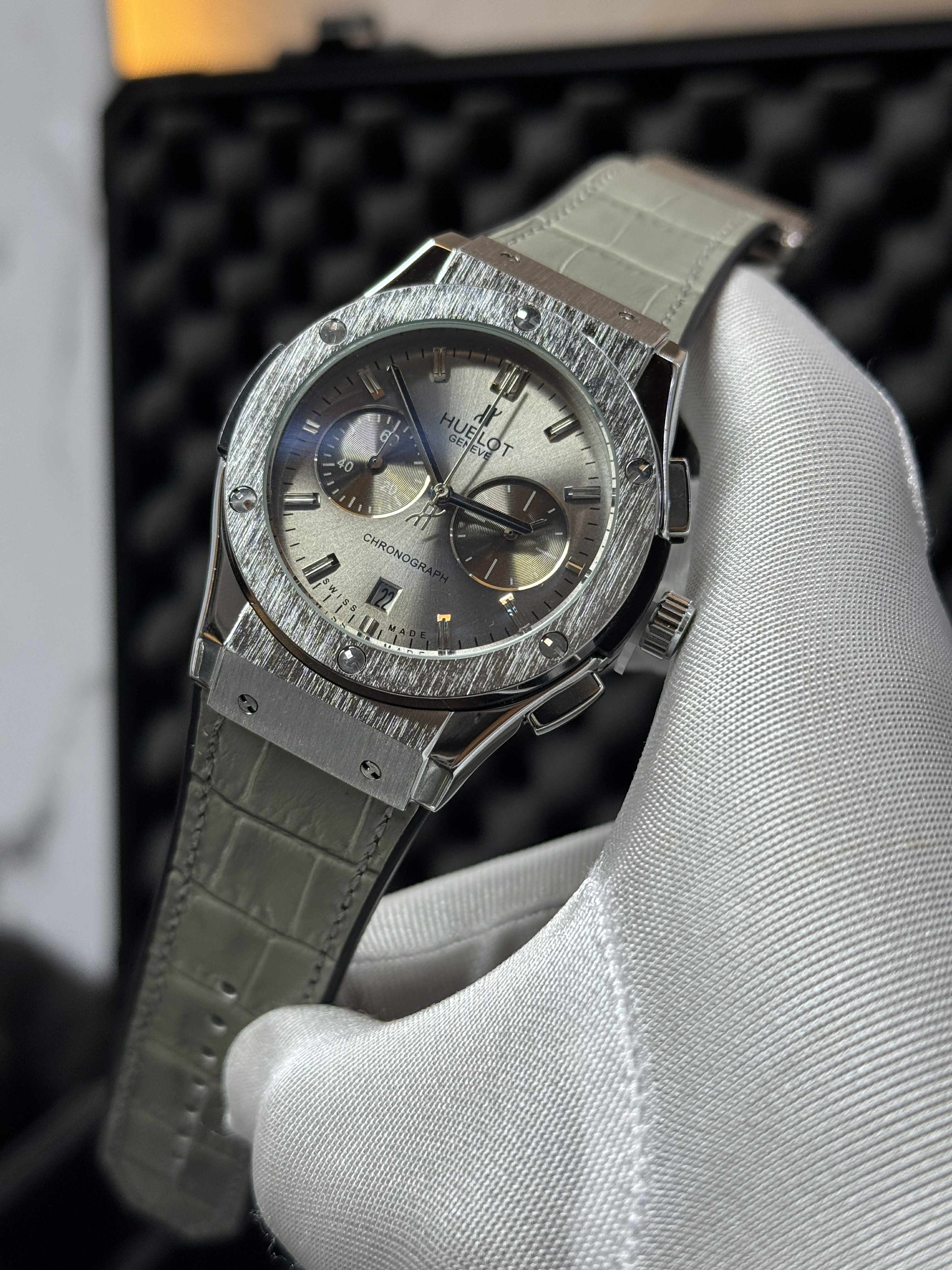 Hublot Classic Fusion Grey Belt Grey Dial AA - VERSE - 