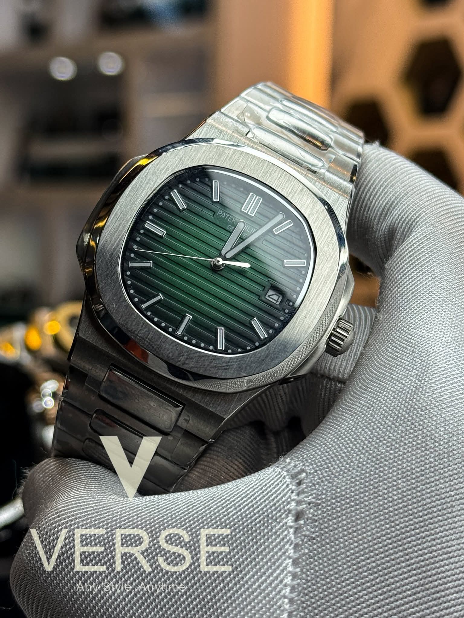 Patek Philippe Nautilus Automatic - Gradient Green Dial Triple A - VERSE - 