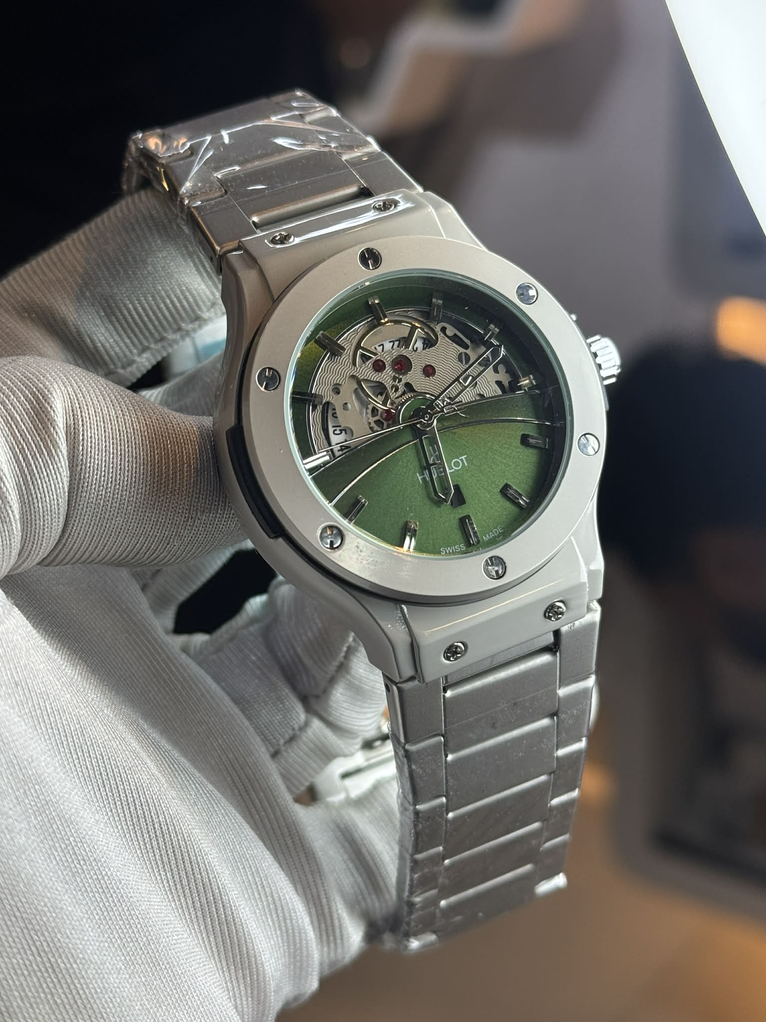 Hublot Blast Fusion Quartz - Green Dial - VERSE - 