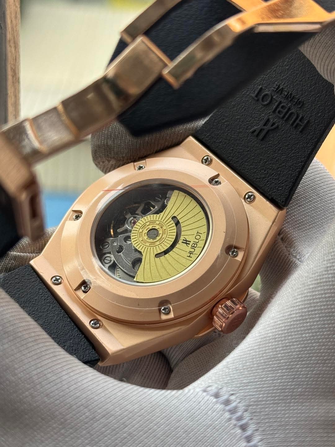 Hublot Classic Fusion Automatic Black Belt Rose Gold Case AA - VERSE - 