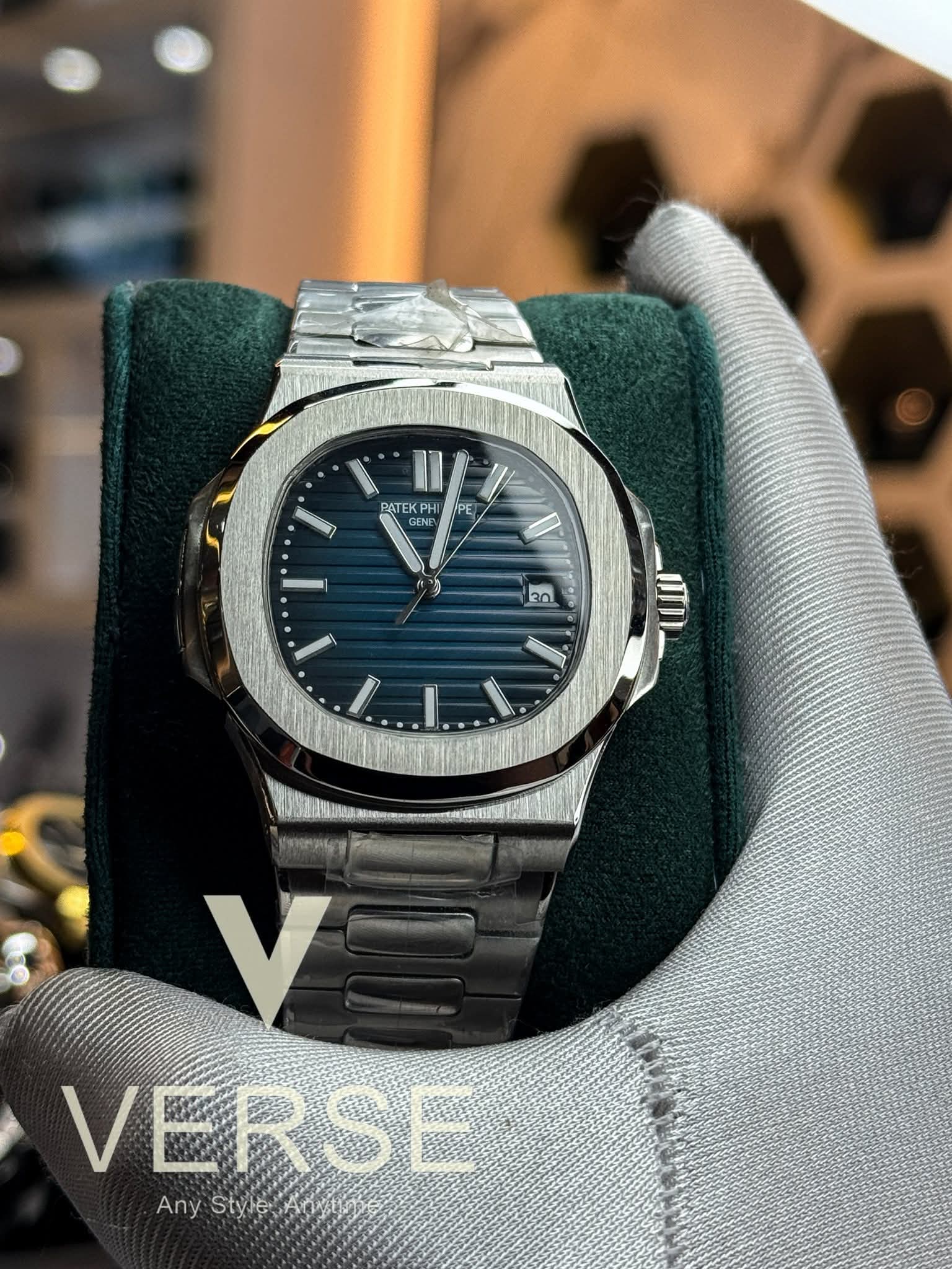 Patek Philippe Nautilus Automatic - Gradient Blue Dial Triple A - VERSE - 
