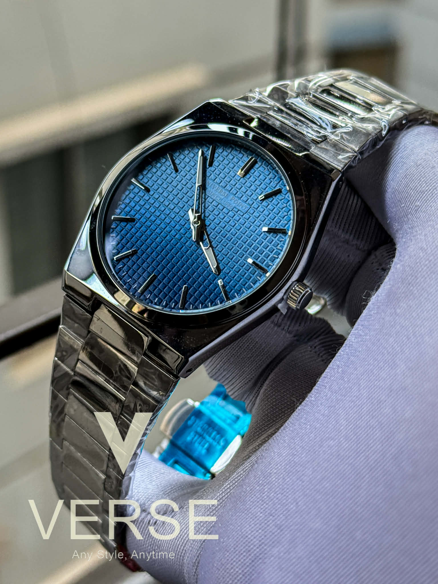 UNIVERSE POINT Slim Stainless Steel Watch – Gradient Blue Waffle Dial | UP3949 - 23708 - VERSE - 