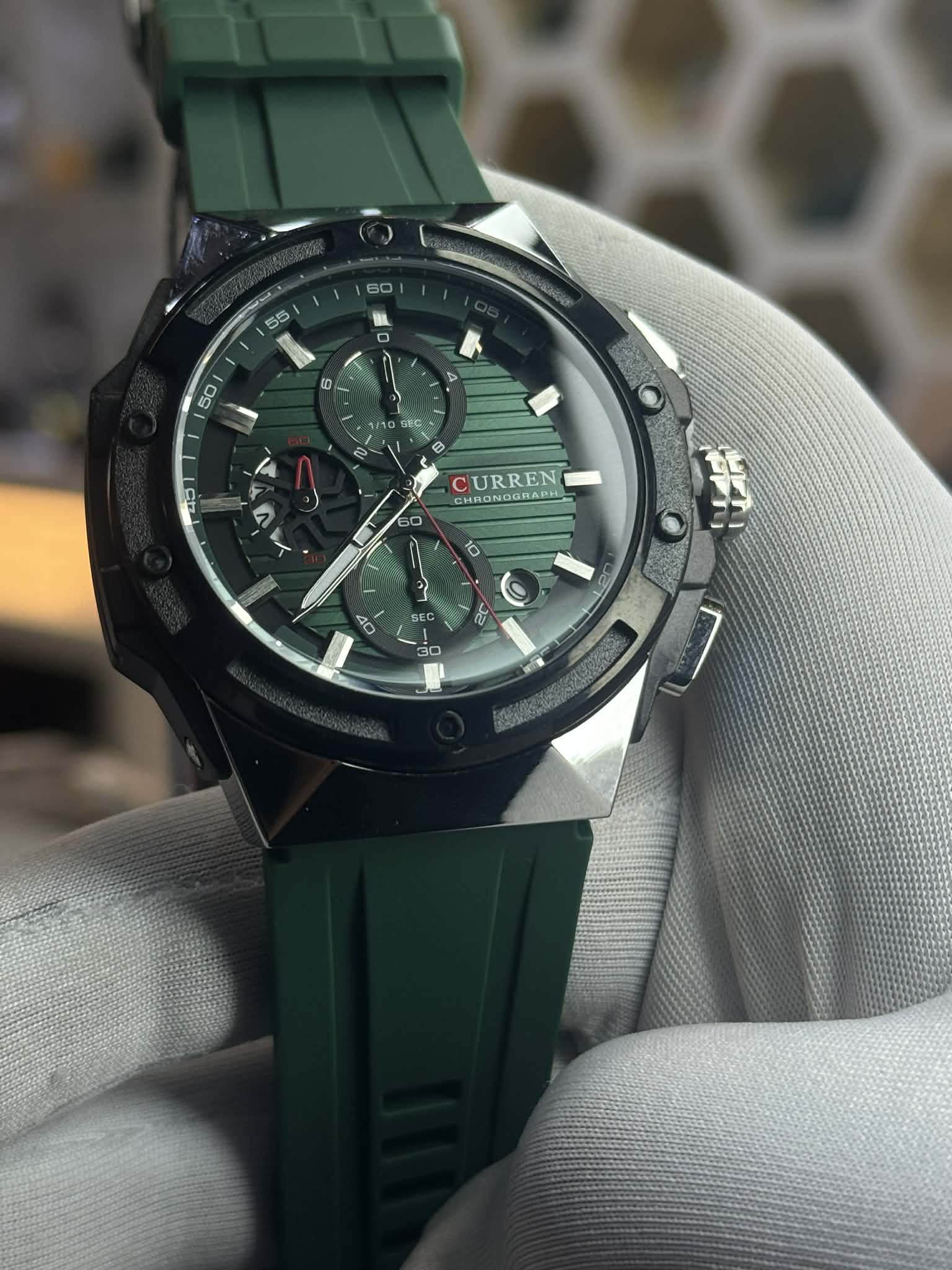 Curren 8462 Men’s Chronograph Quartz Watch – Green Silicone Strap & Black Case - VERSE - 