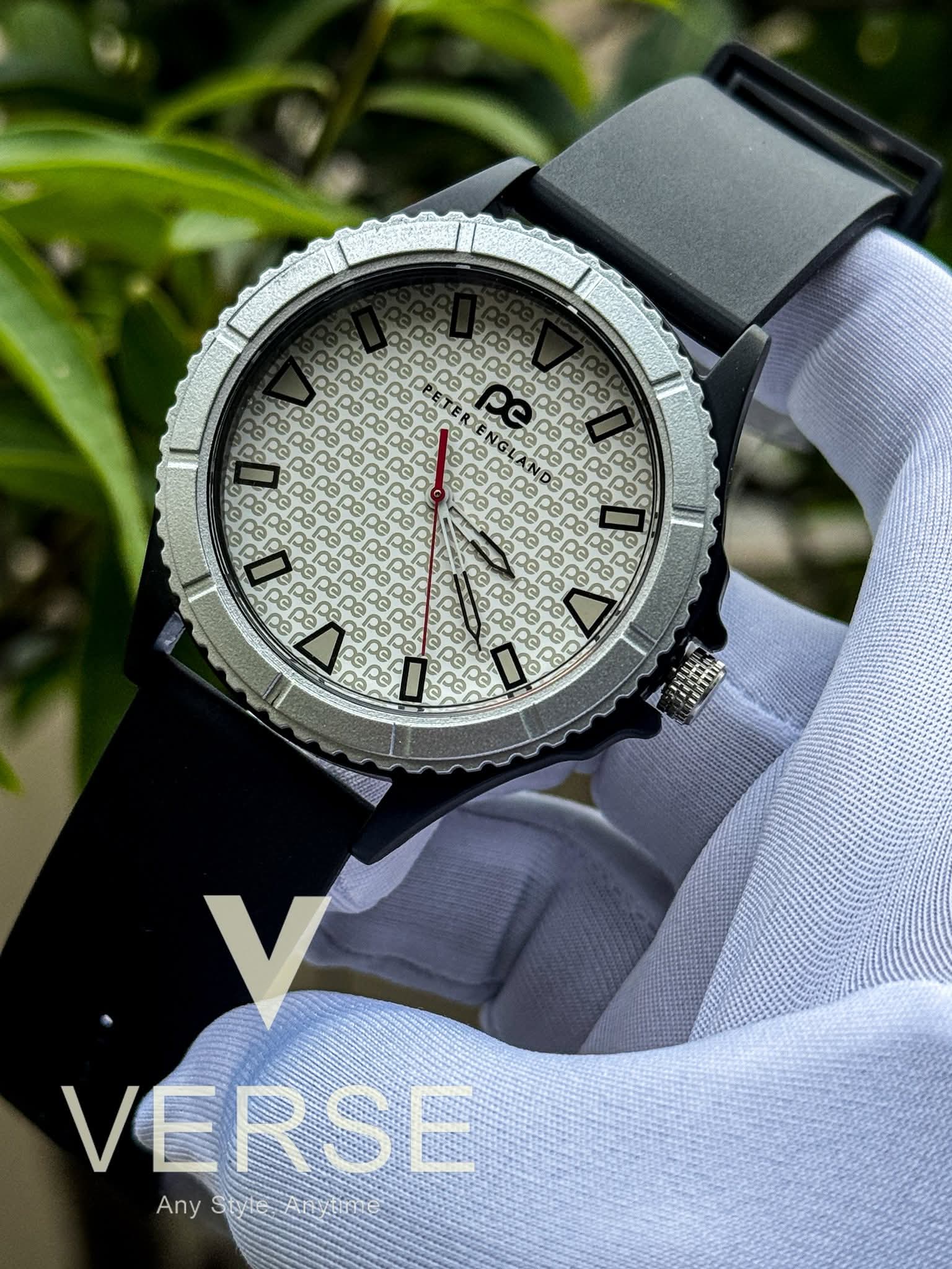 Peter England PE000050C Men’s Analog Watch Silver - Grey Dial, Black Silicone Strap| Peter England PE000050C - VERSE - 