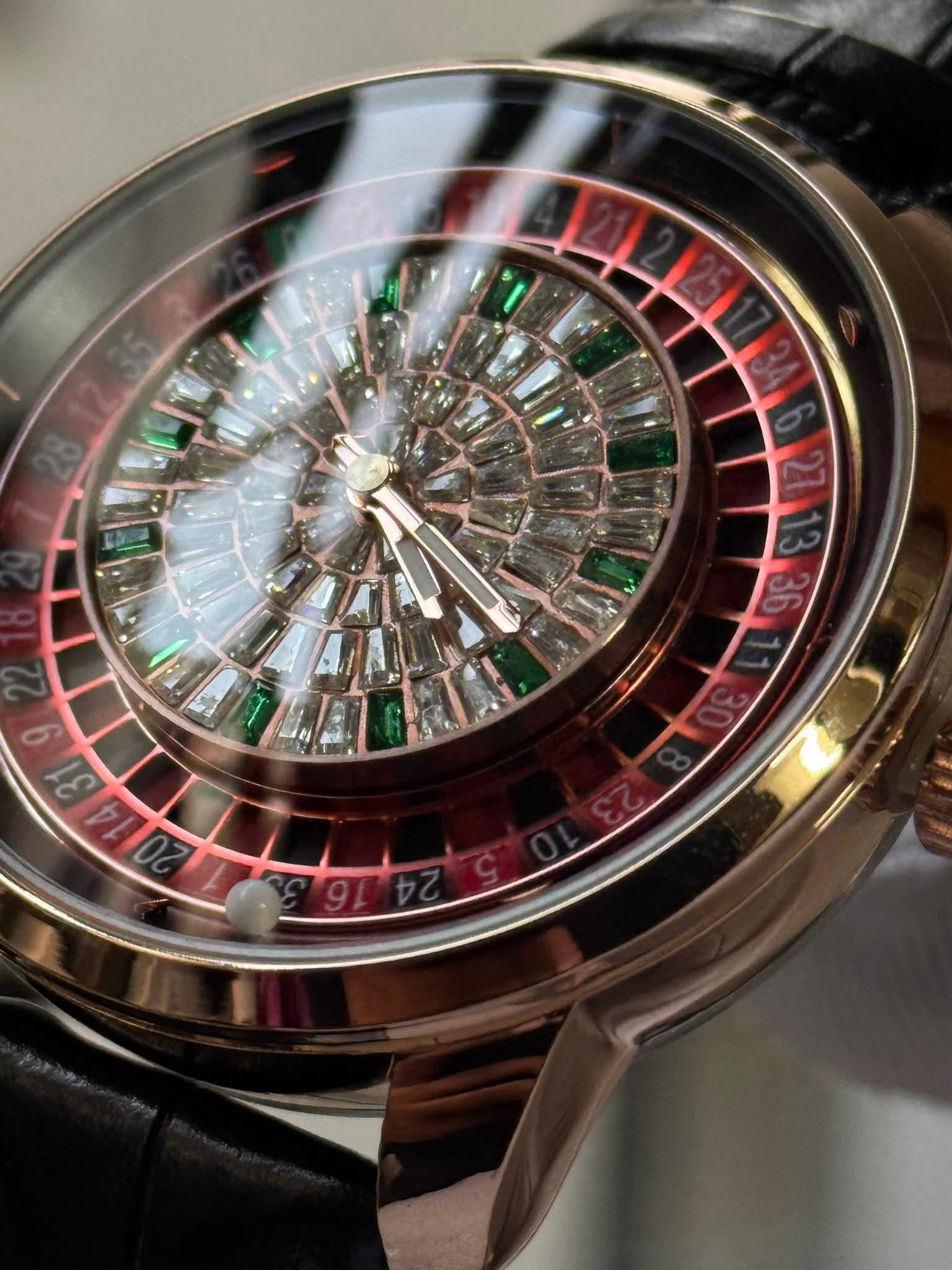 Heryi Casino Iced Royal Roulette Black Belt Rose - Gold Case - VERSE - 