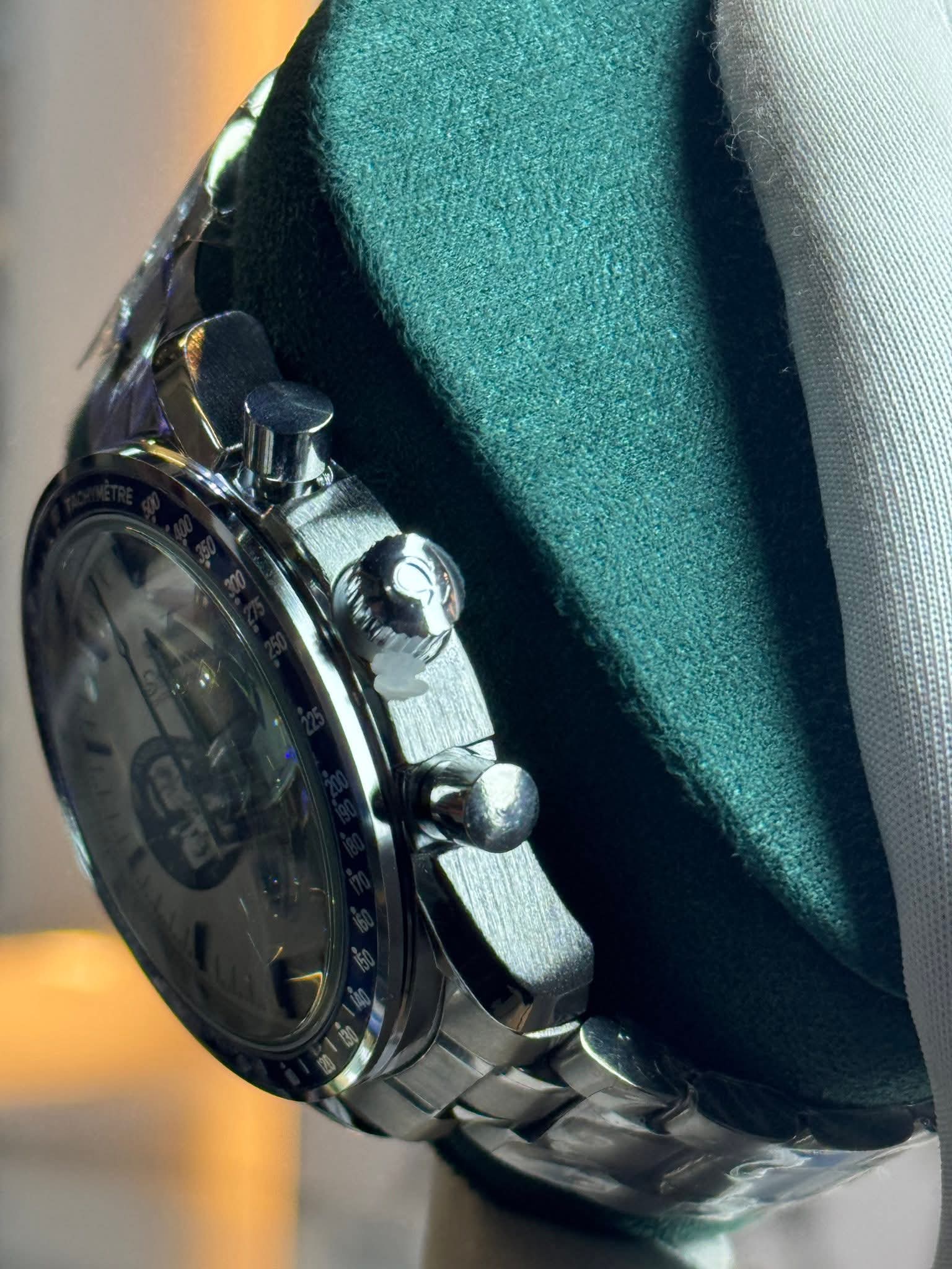 Omega Speedmaster “Silver Snoopy Award” 50th Anniversary Chronograph – Silver Dial AA - VERSE - 