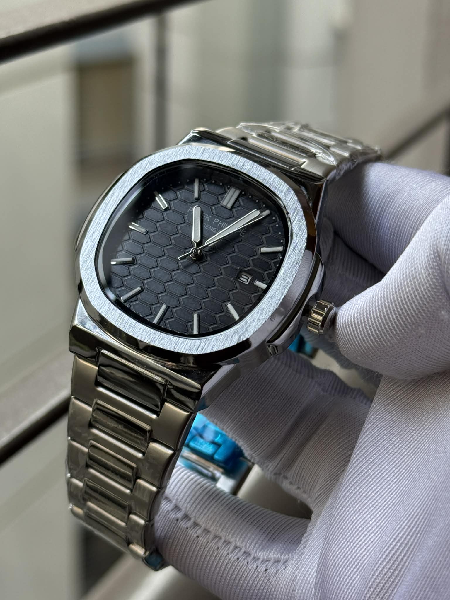 Patek Philippe Nautilus Sweep Honeycomb Black Dial Silver Chain AA - VERSE - 