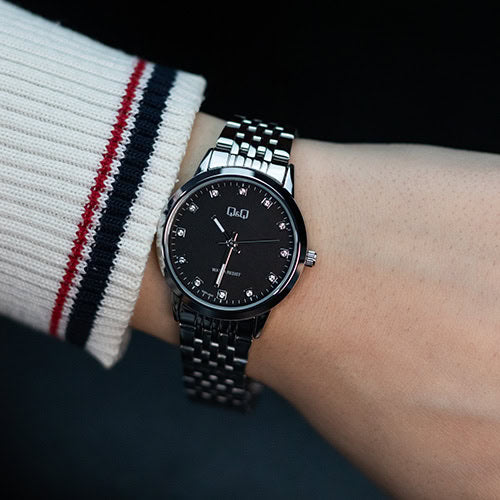Q&Q Japan Quartz Black Dial Stainless Steel Women's Watch | Q&Q QZ81J202Y
