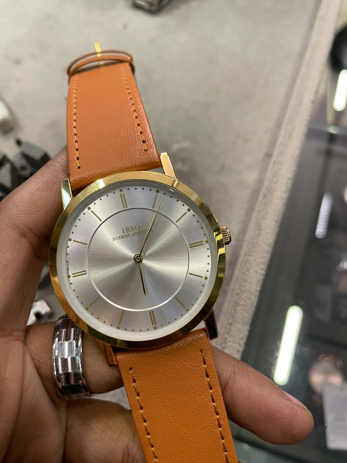 Ibso Minimalist brown gold tone