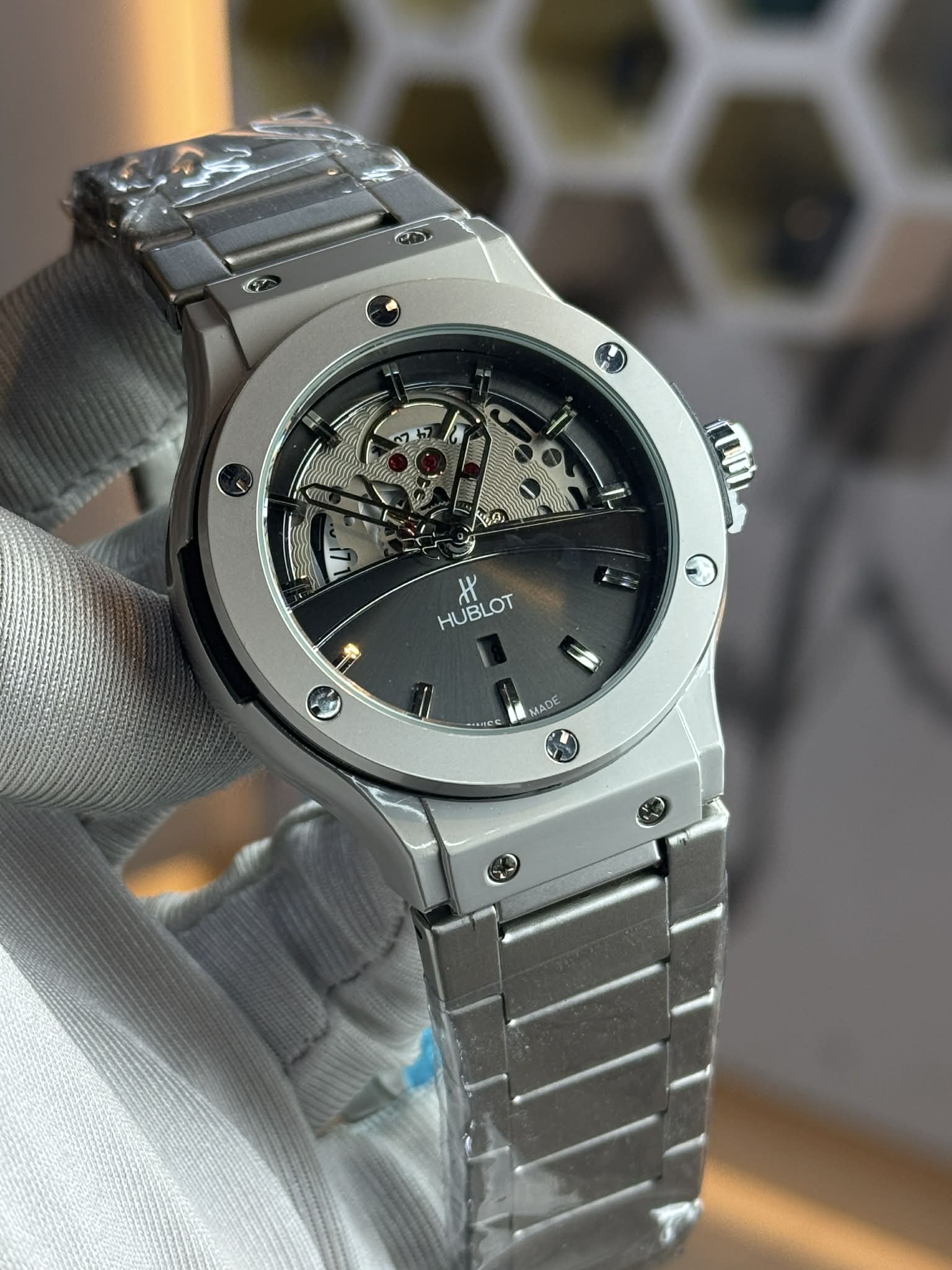 Hublot Blast Fusion Quartz - Black Dial - VERSE - 