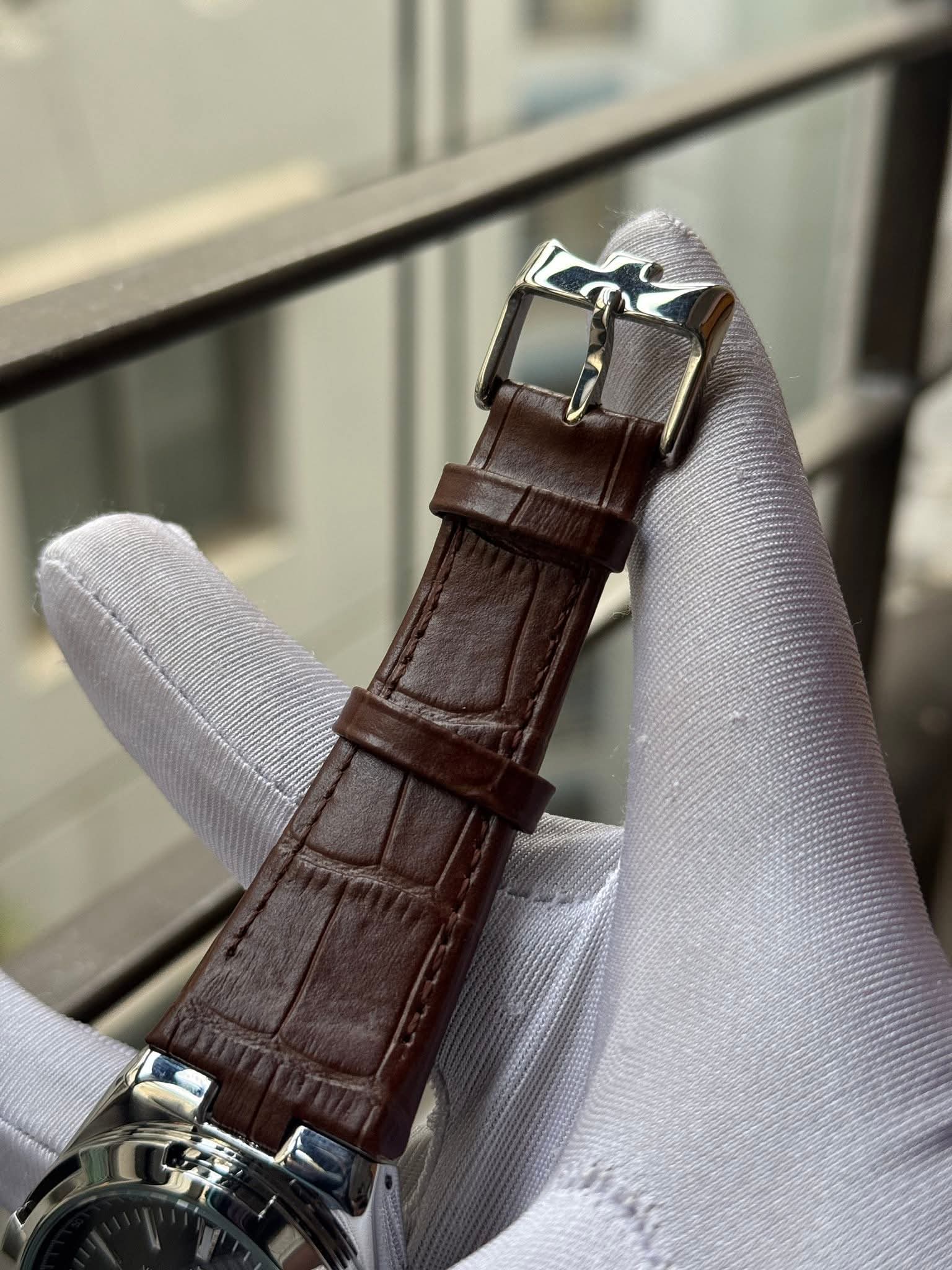 Vacheron Constantin Overseas Quartz Brown Belt Black Dial AA - VERSE - 