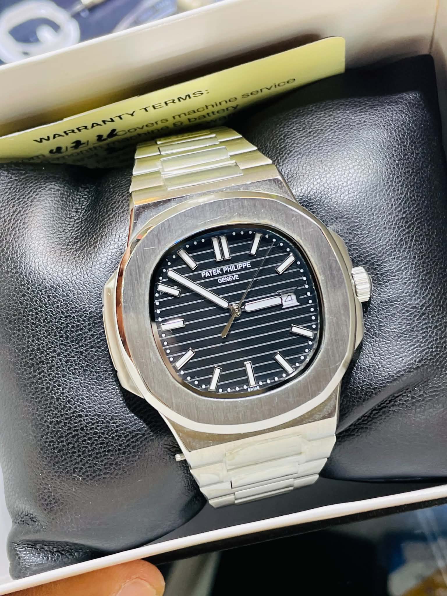 Patek Philippe Nautilus Quartz - Black Dial Triple A